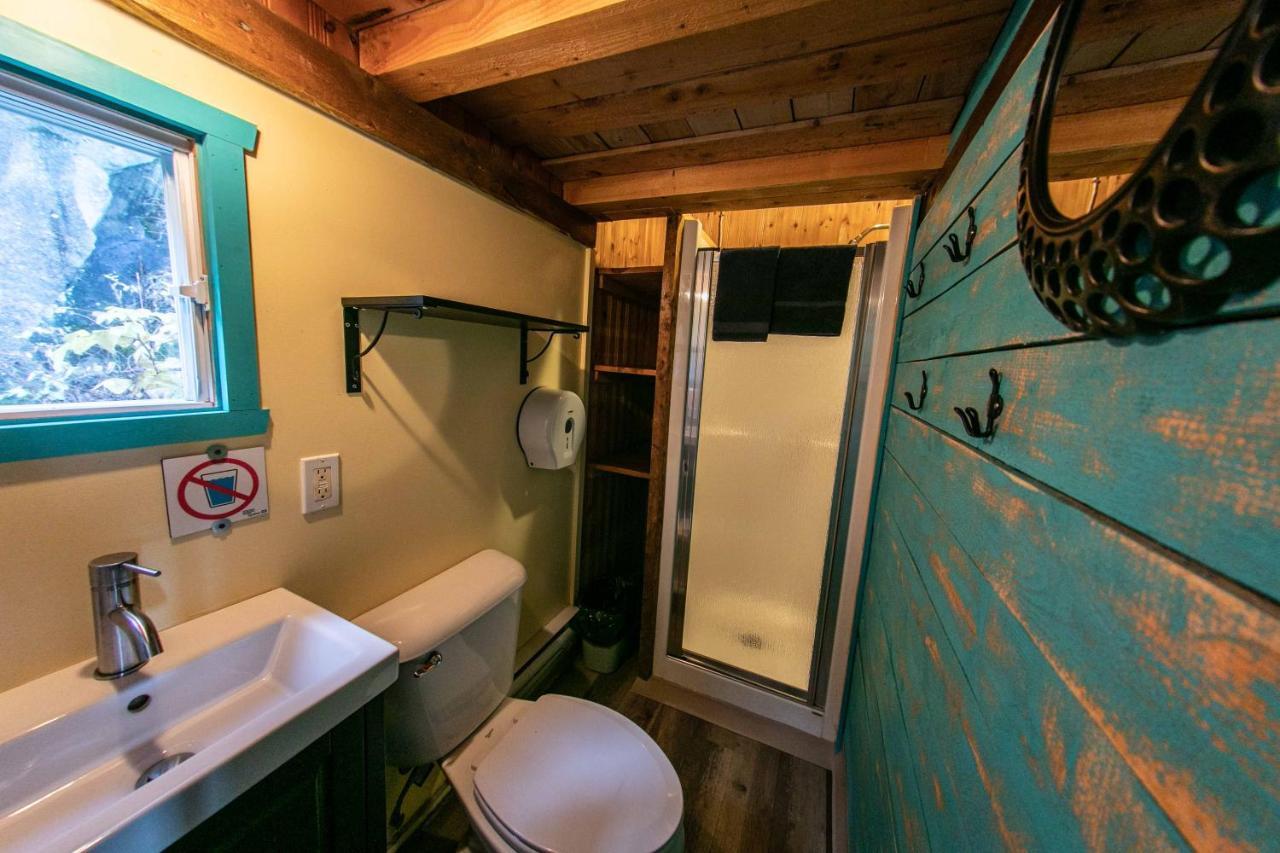 Auberge Festive Sea Shack Sainte Anne-des-Chênes المظهر الخارجي الصورة