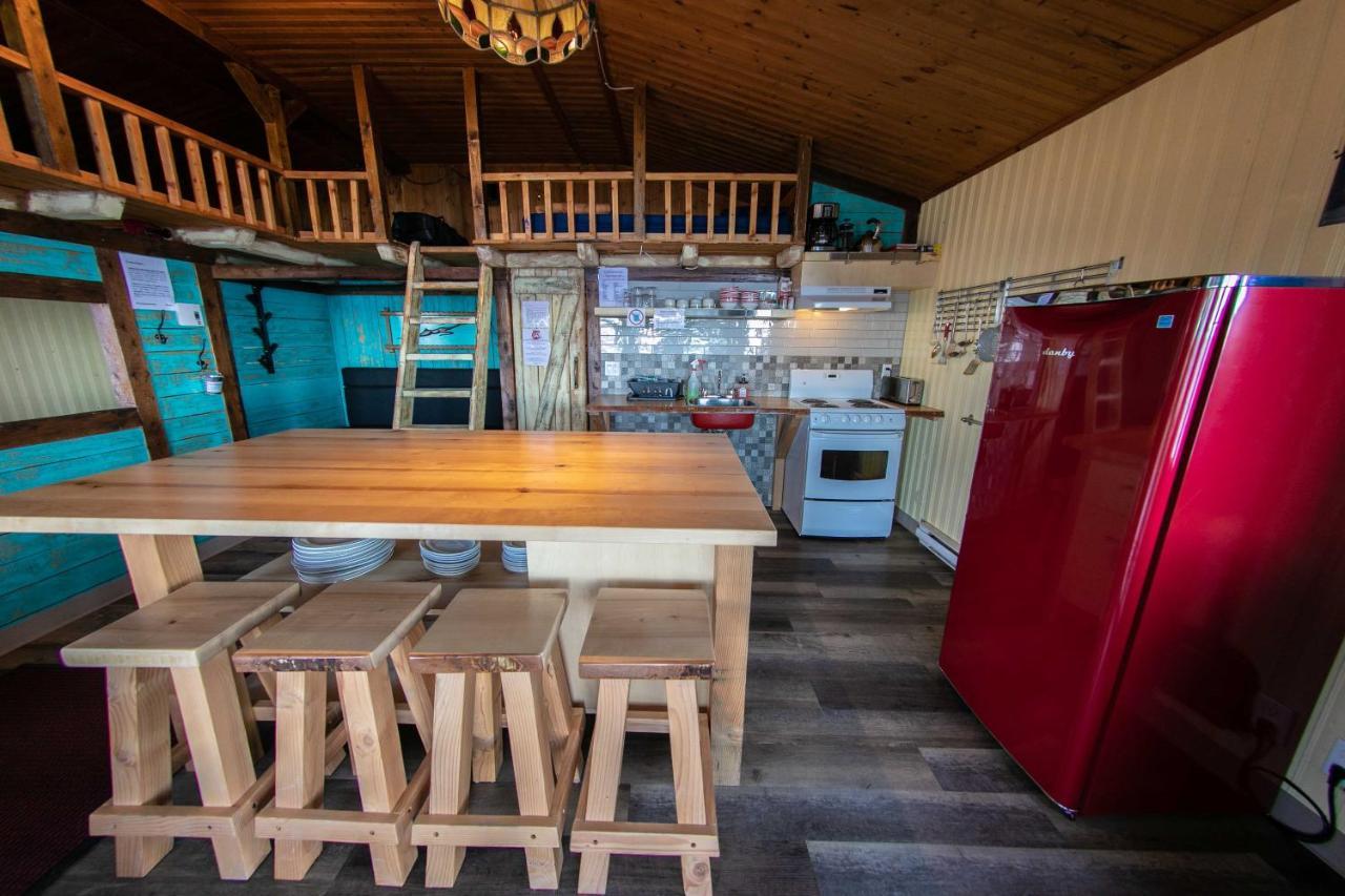 Auberge Festive Sea Shack Sainte Anne-des-Chênes المظهر الخارجي الصورة