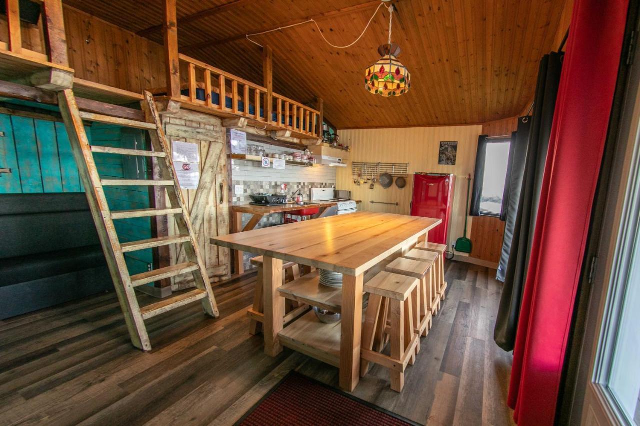 Auberge Festive Sea Shack Sainte Anne-des-Chênes المظهر الخارجي الصورة
