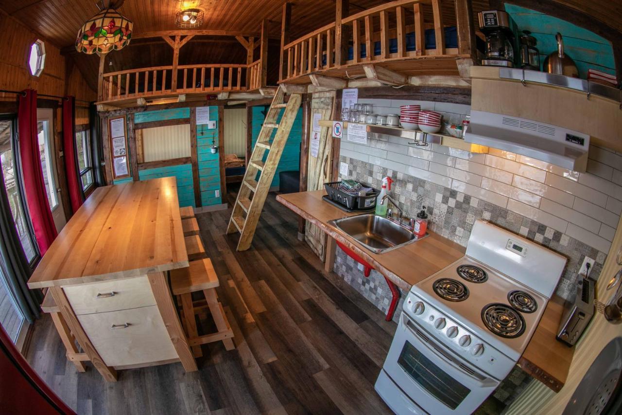 Auberge Festive Sea Shack Sainte Anne-des-Chênes المظهر الخارجي الصورة
